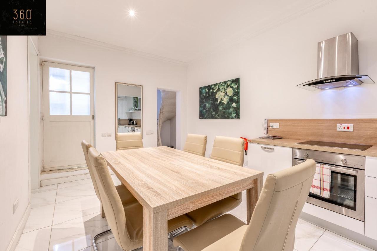Mesmerising Views For A 2Br Apt In The Capital By 360 Estates Valletta Bagian luar foto