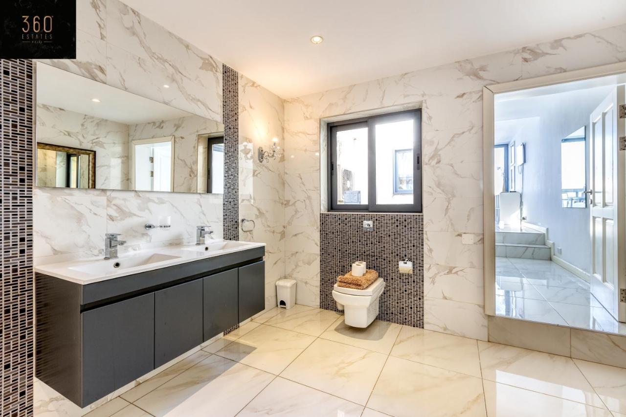 Mesmerising Views For A 2Br Apt In The Capital By 360 Estates Valletta Bagian luar foto